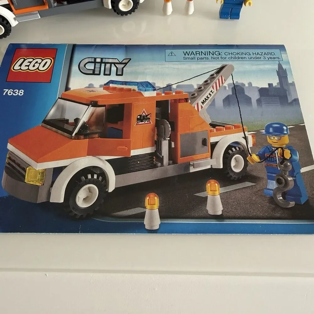 Lego City Tow Truck 7638 Retired 2009 100% Complete